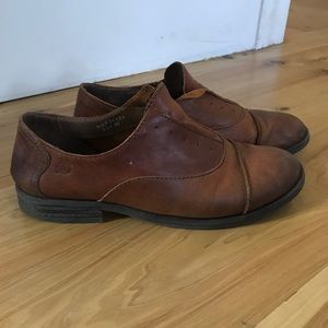 BORN oxfords